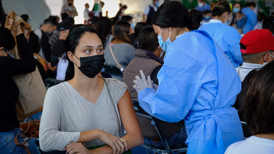 Vacunación a maestros en Jalisco