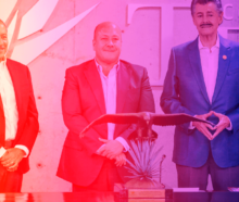 Recibe Enrique Alfaro el galardón El Águila en Vuelo por su impulso al sector tequilero en Jalisco